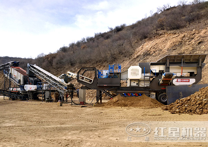 輪胎式車載流動(dòng)石子、粉碎機(jī)