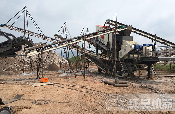 車載一體式移動(dòng)制沙機(jī)作業(yè)現(xiàn)場